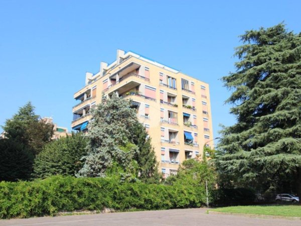 negozio in vendita a Rho