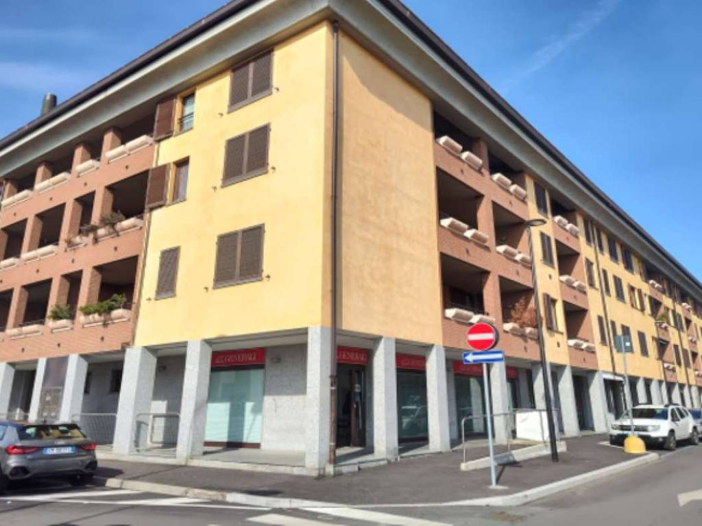 negozio in vendita a Rho