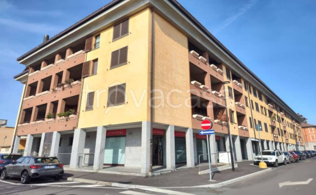 negozio in vendita a Rho