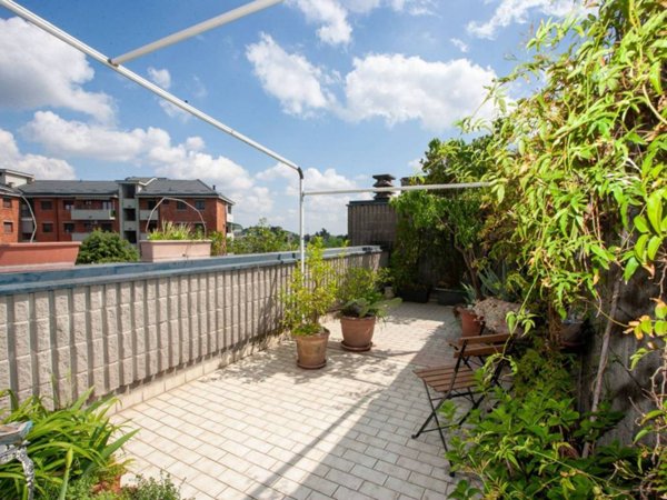 appartamento in vendita a Rho in zona Castellazzo