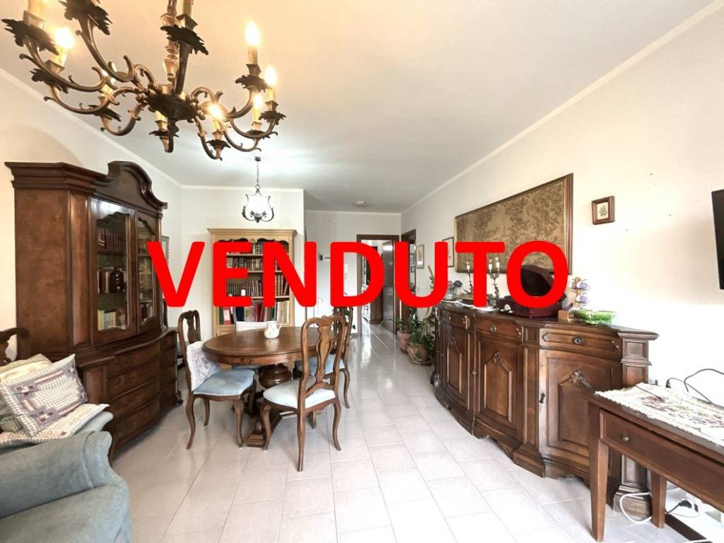 appartamento in vendita a Rho in zona Castellazzo
