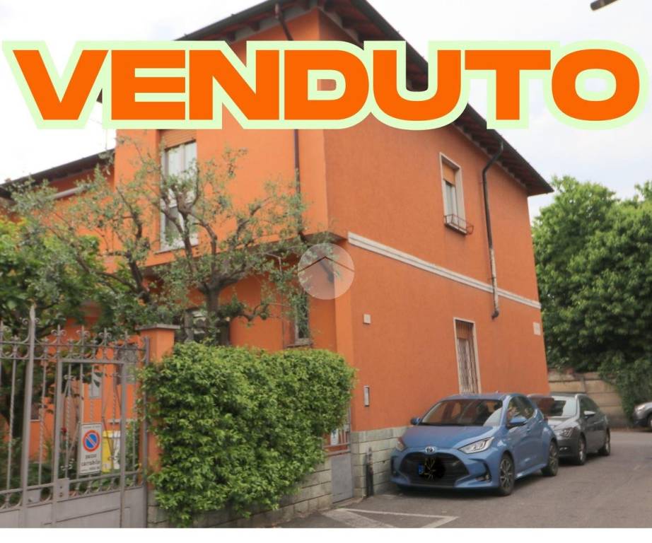 casa indipendente in vendita a Rho in zona Castellazzo
