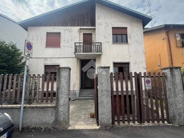 casa indipendente in vendita a Rho