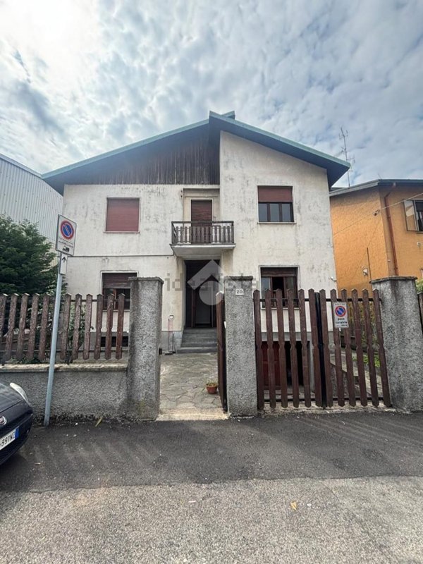 casa indipendente in vendita a Rho