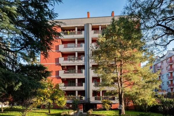 appartamento in vendita a Rho in zona Passirana
