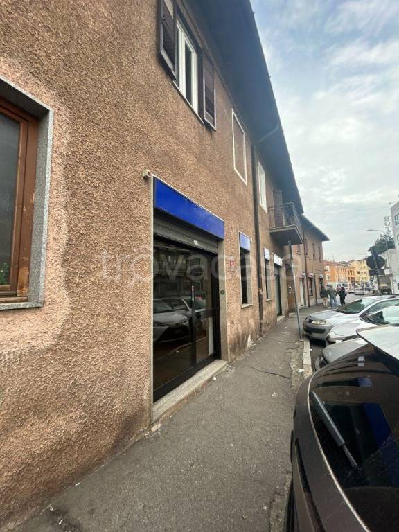 negozio in vendita a Rho