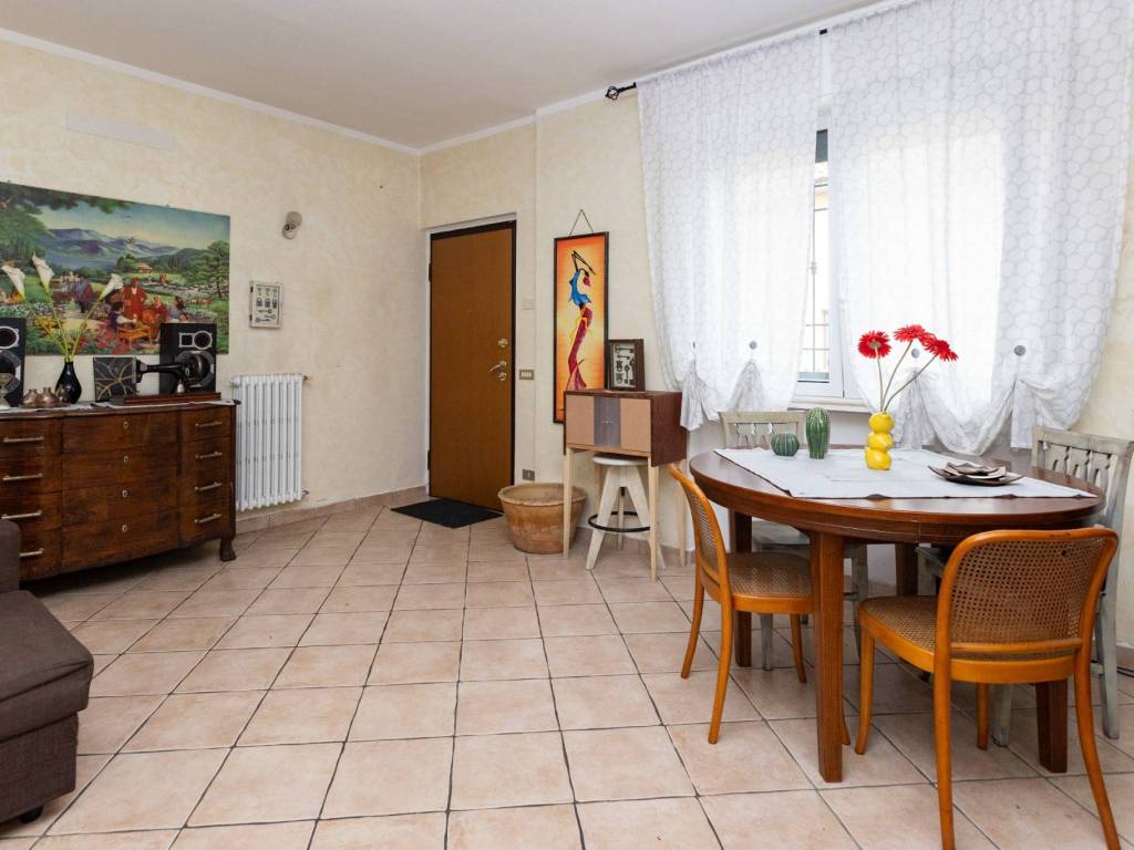 appartamento in vendita a Rho in zona Biringhello