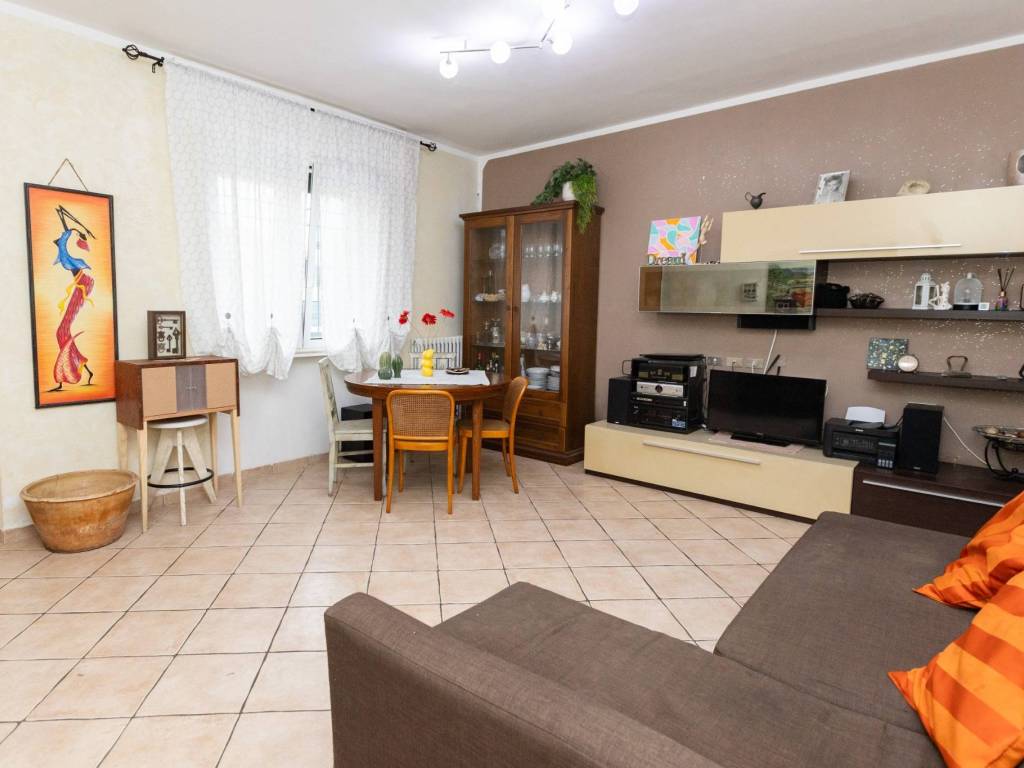 appartamento in vendita a Rho in zona Passirana