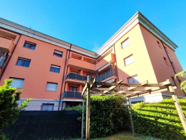 appartamento in vendita a Rho in zona Lucernate