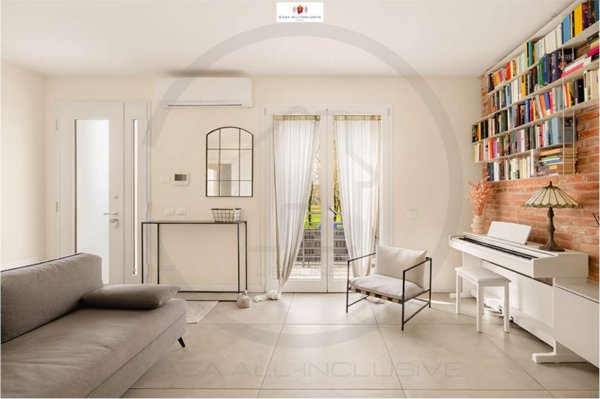 casa indipendente in vendita a Rho