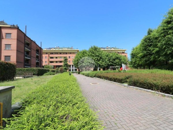 appartamento in vendita a Rho in zona Mazzo