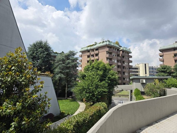 appartamento in vendita a Rho in zona Mazzo