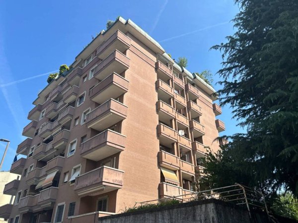 appartamento in vendita a Rho in zona Mazzo