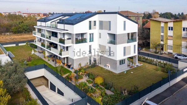 appartamento in vendita a Rho in zona Ghisolfa