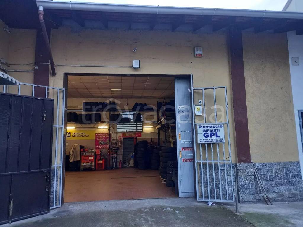 locale commerciale in vendita a Rho