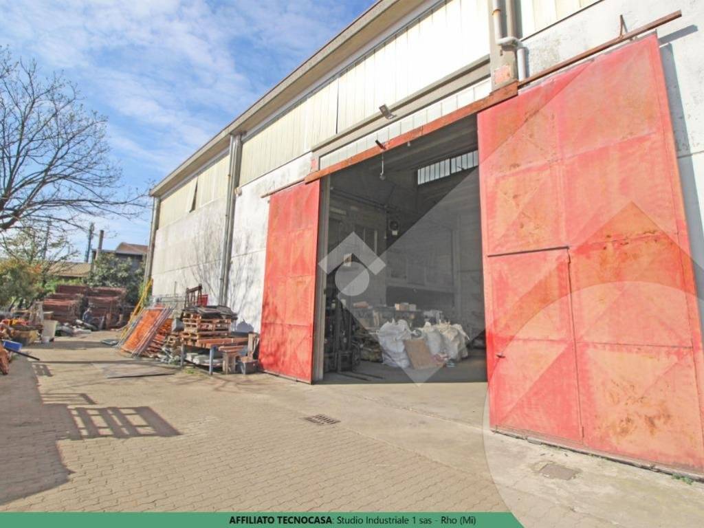 locale commerciale in vendita a Rho in zona Mazzo
