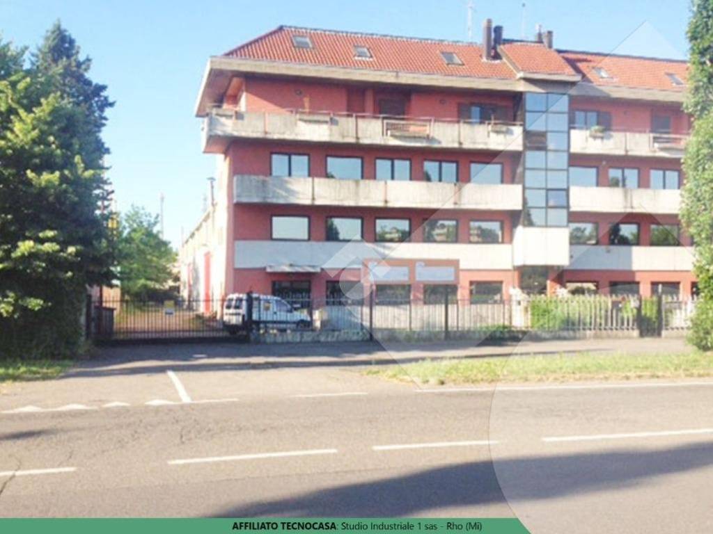 locale commerciale in vendita a Rho in zona Mazzo