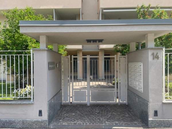 appartamento in vendita a Rho in zona Biringhello