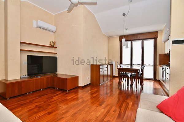appartamento in vendita a Rho in zona Lucernate