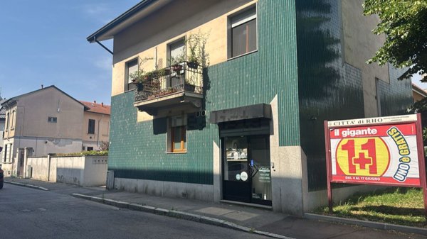 negozio in vendita a Rho