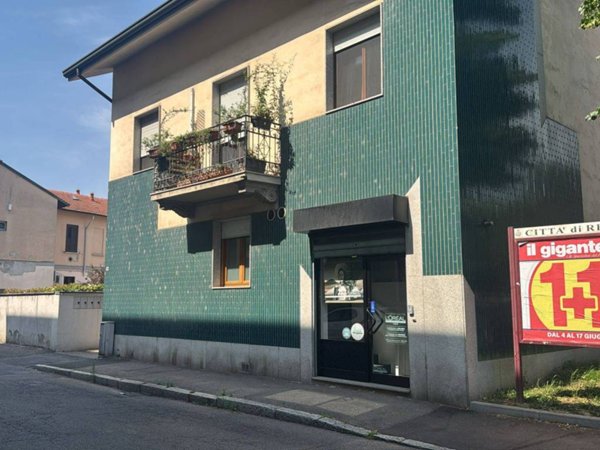 negozio in vendita a Rho