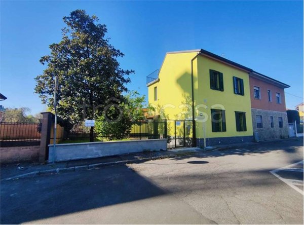 casa indipendente in vendita a Rho