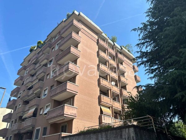 appartamento in vendita a Rho in zona Mazzo