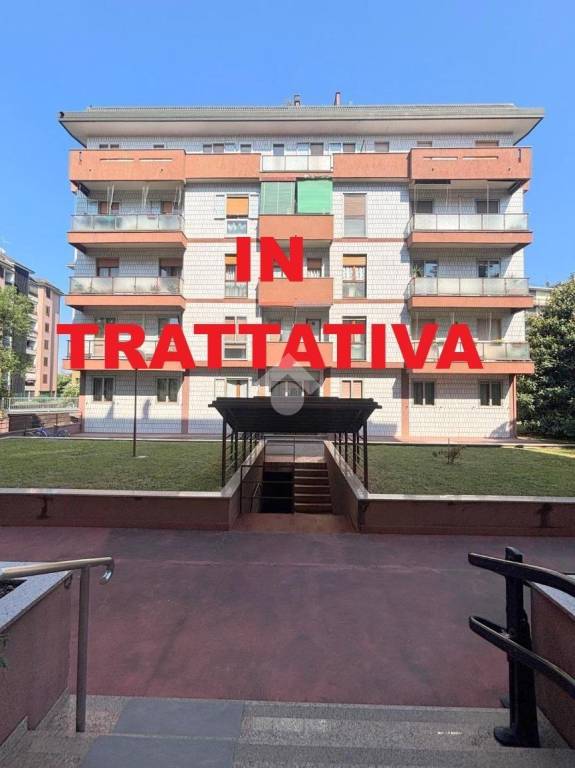 appartamento in vendita a Rho in zona Castellazzo