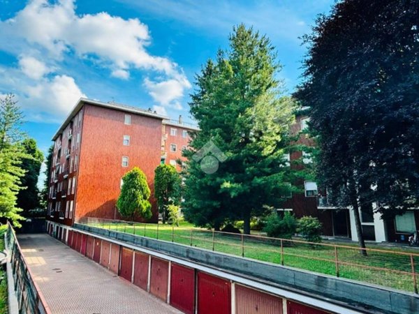 appartamento in vendita a Rho in zona Ghisolfa