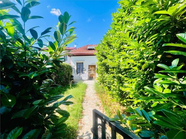 casa indipendente in vendita a Rho