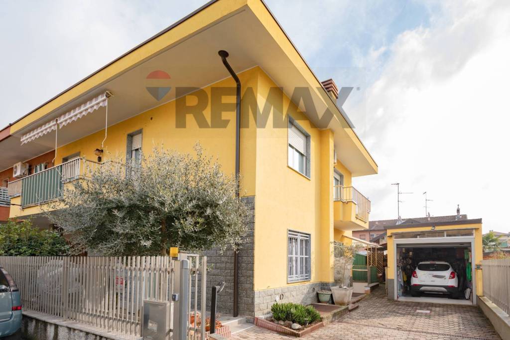 casa indipendente in vendita a Rho in zona Terrazzano