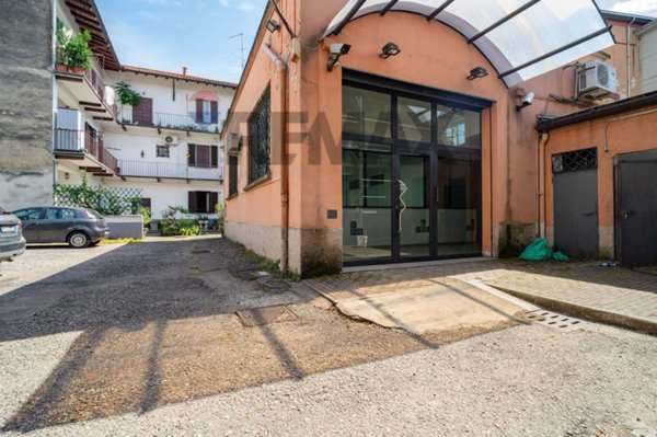 locale commerciale in vendita a Rho