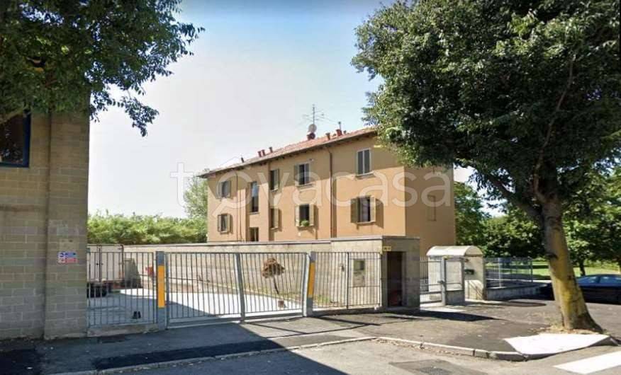 appartamento in vendita a Rho in zona Lucernate