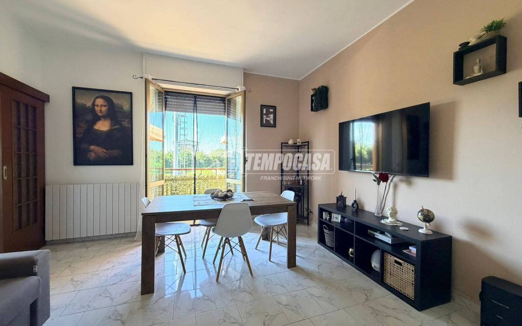 appartamento in vendita a Rho in zona Biringhello