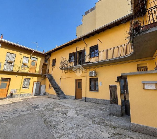 appartamento in vendita a Rho in zona Castellazzo