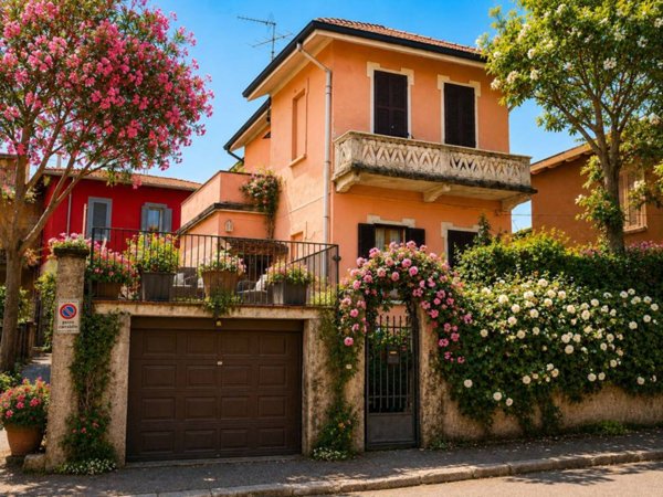 casa indipendente in vendita a Rho in zona Castellazzo