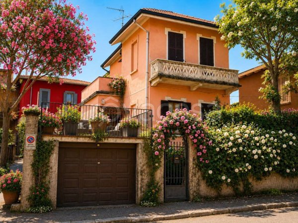 casa indipendente in vendita a Rho