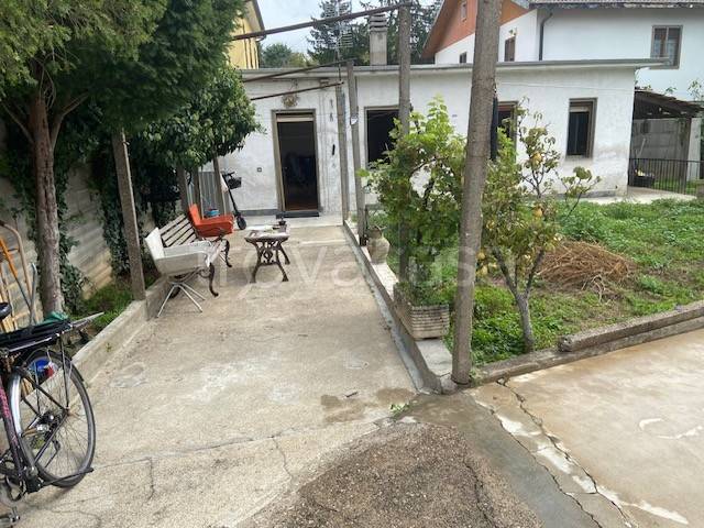 casa indipendente in vendita a Rho