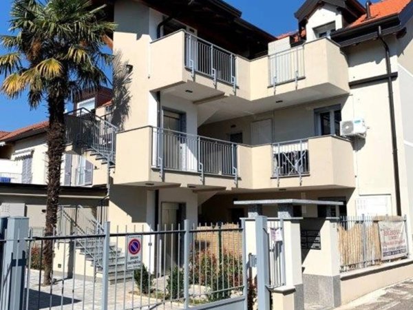 appartamento in vendita a Rho in zona Castellazzo