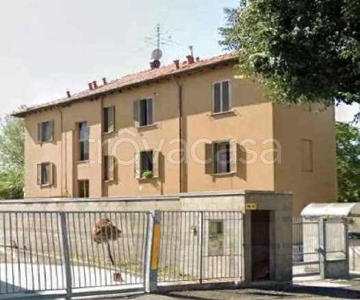 appartamento in vendita a Rho in zona Lucernate