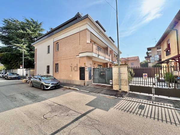 appartamento in vendita a Rho in zona Castellazzo