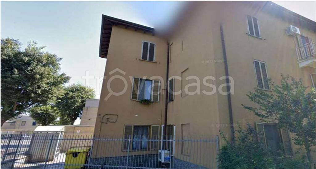 appartamento in vendita a Rho in zona Lucernate