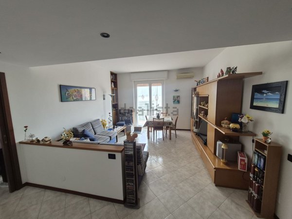 appartamento in vendita a Rho in zona Ghisolfa