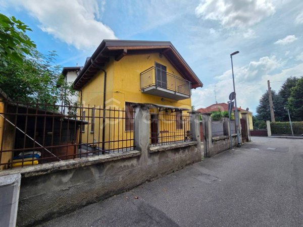casa indipendente in vendita a Rho