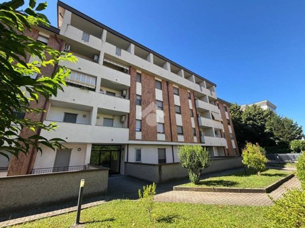 appartamento in vendita a Rho in zona Terrazzano