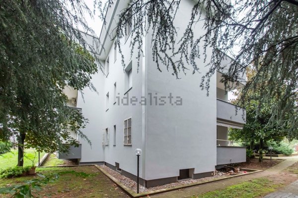appartamento in vendita a Rho in zona Castellazzo