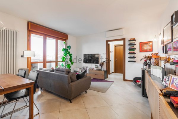 appartamento in vendita a Rho in zona Castellazzo