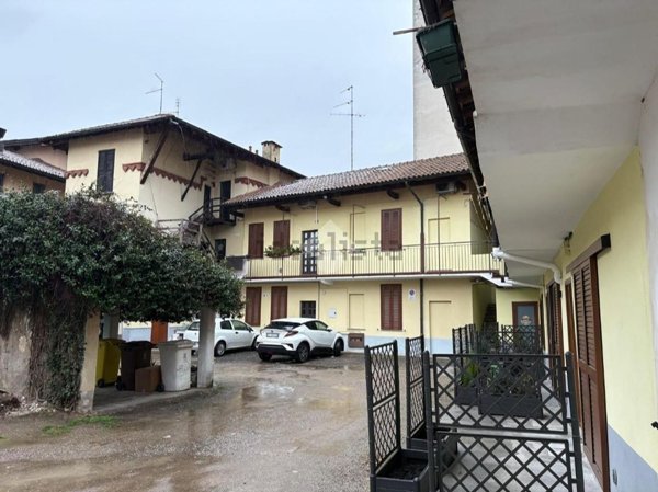 appartamento in vendita a Rho in zona Castellazzo