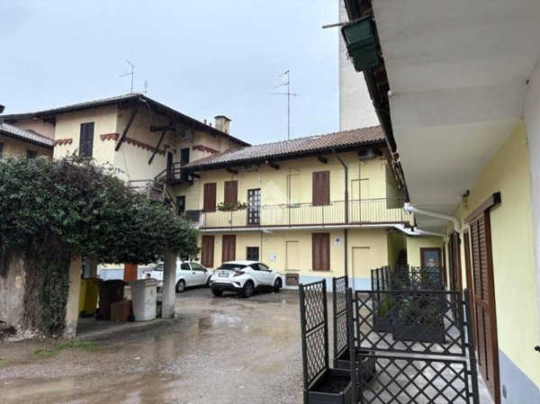 appartamento in vendita a Rho in zona Castellazzo