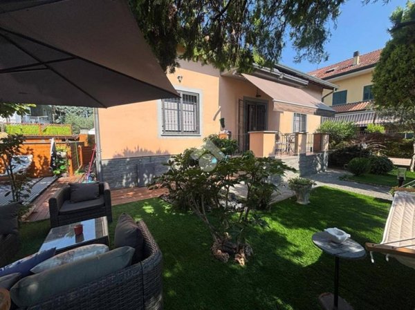 casa indipendente in vendita a Rho in zona Terrazzano